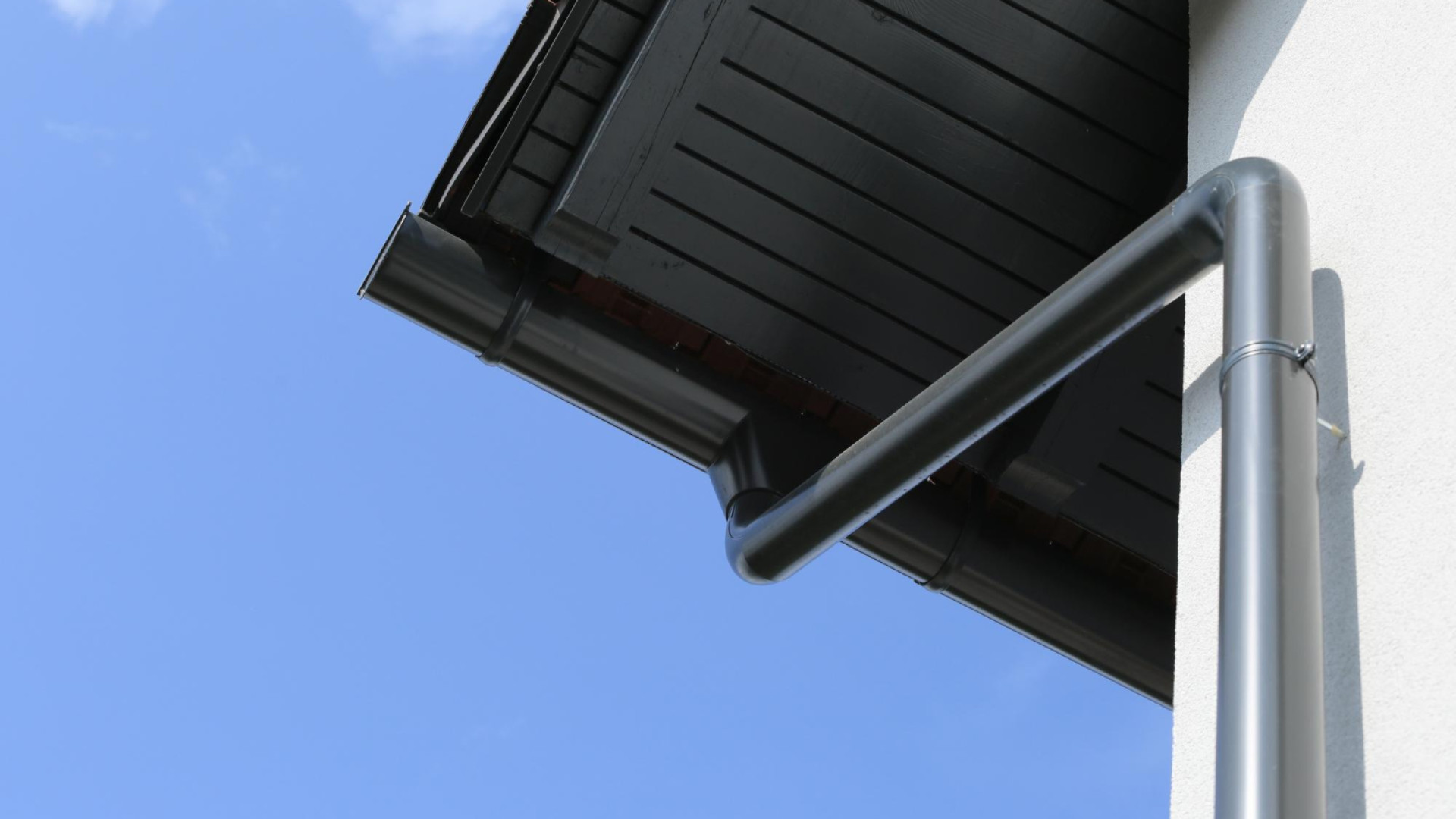 Rénover vos gouttières à Toulouse : pourquoi choisir l’aluminium pour allier résistance, design et performance ?